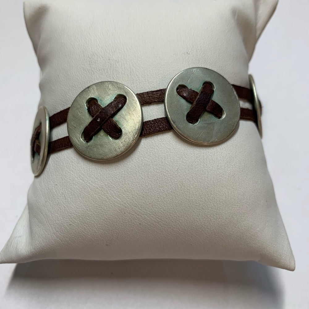 Handmade bracelet with leather